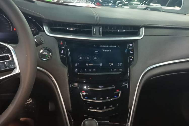 Used Cadillac XTS 2018 28T Tech Edition Audio And AC Panel