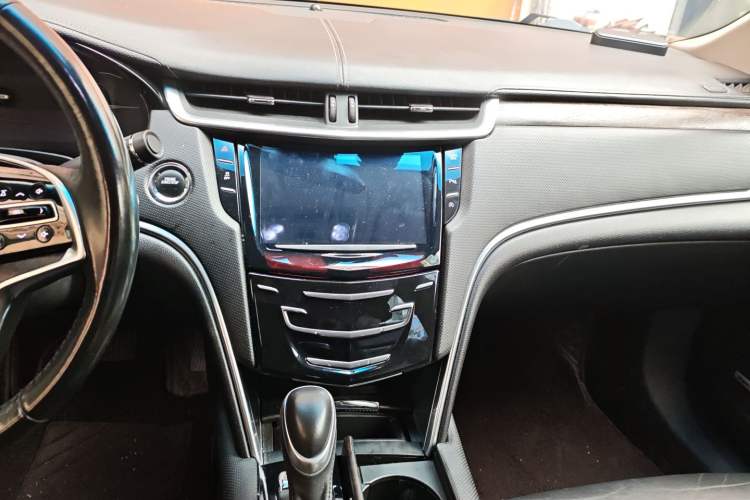 Used Cadillac XTS 2018 28T Elite Edition Audio And AC Panel