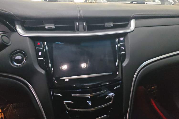 Used Cadillac XTS 2018 28T Tech Edition Audio And AC Panel