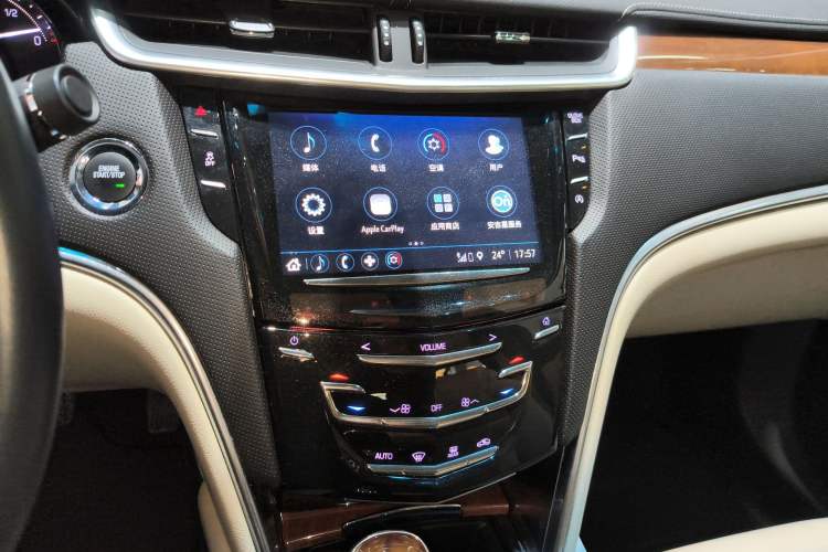 Used Cadillac XTS 2018 28T Elite Edition Audio And AC Panel