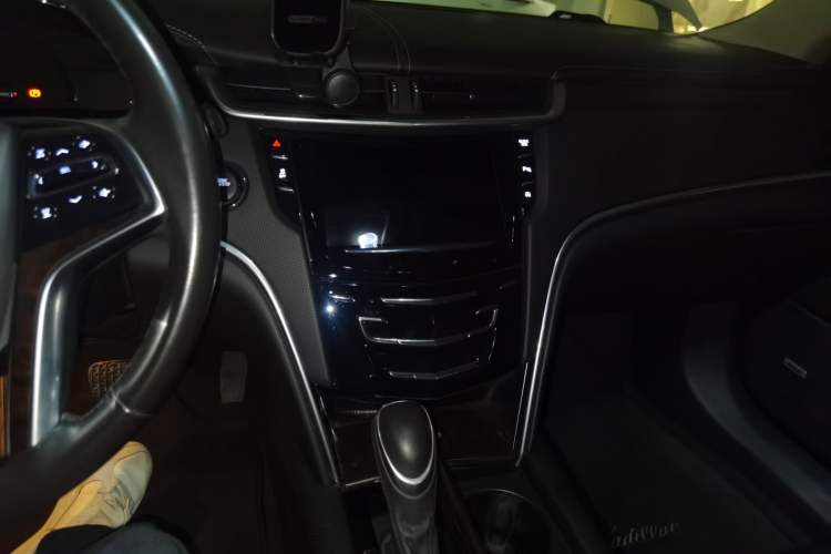 Used Cadillac XTS 2018 28T Elite Edition Audio And AC Panel