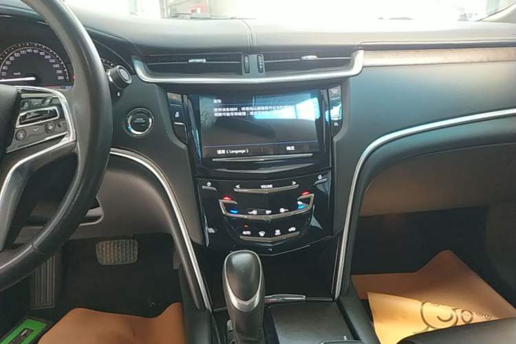 Used Cadillac XTS 2018 28T Elite Edition Audio And AC Panel