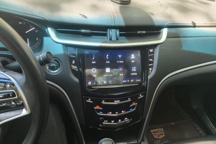 Used Cadillac XTS 2018 28T Tech Edition Audio And AC Panel