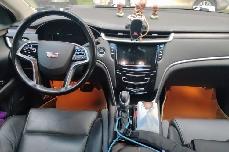 Used Cadillac XTS 2018 28T Elite Edition Center Console