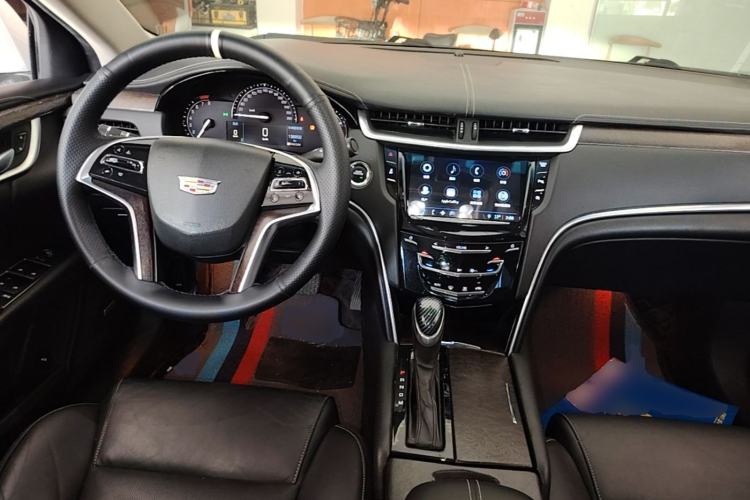 Used Cadillac XTS 2018 28T Elite Edition Center Console