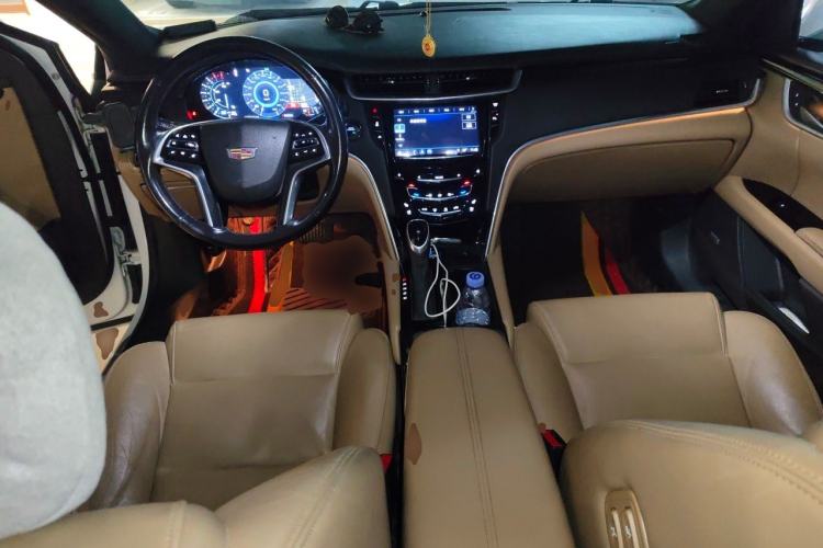 Used Cadillac XTS 2018 28T Luxury Edition Center Console