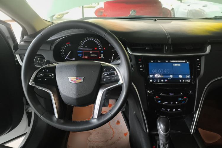 Used Cadillac XTS 2018 28T Elite Edition Center Console