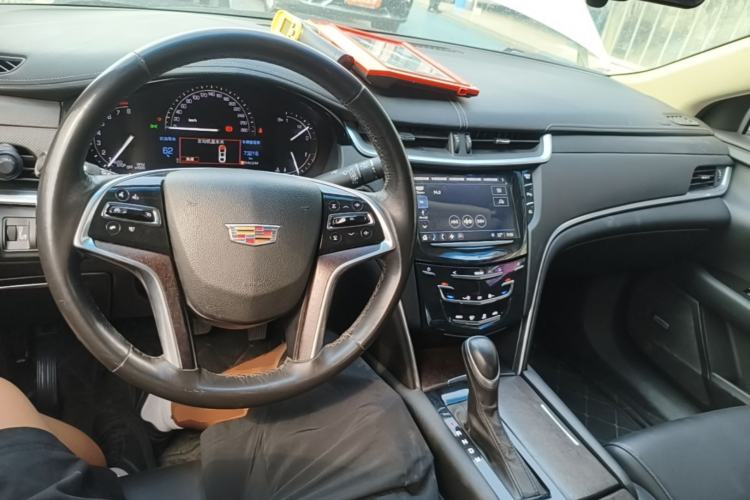 Used Cadillac XTS 2018 28T Tech Edition Center Console