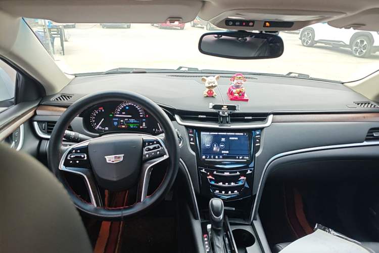 Used Cadillac XTS 2018 28T Elite Edition Center Console
