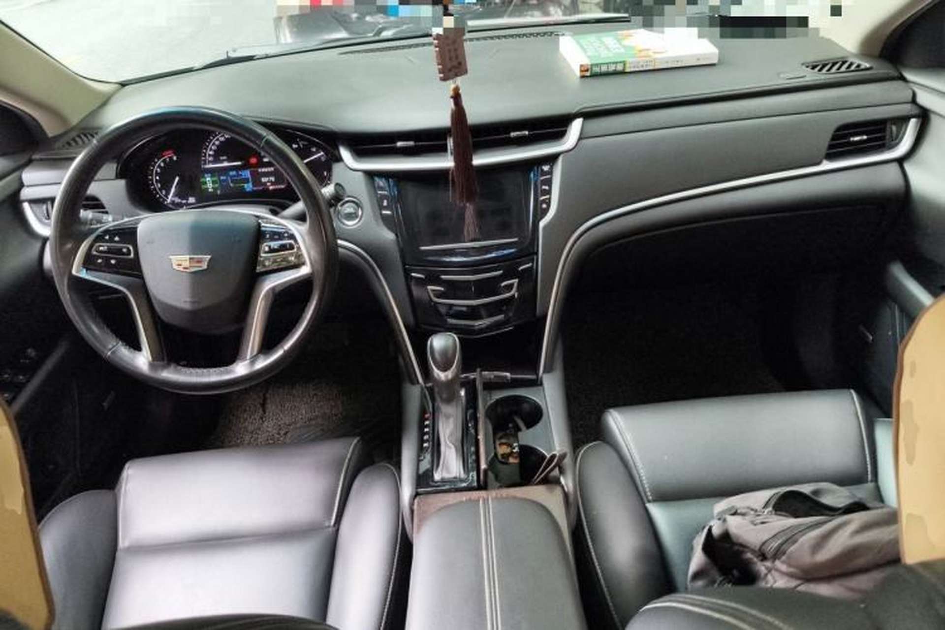Used Cadillac XTS 2018 28T Tech Edition Center Console