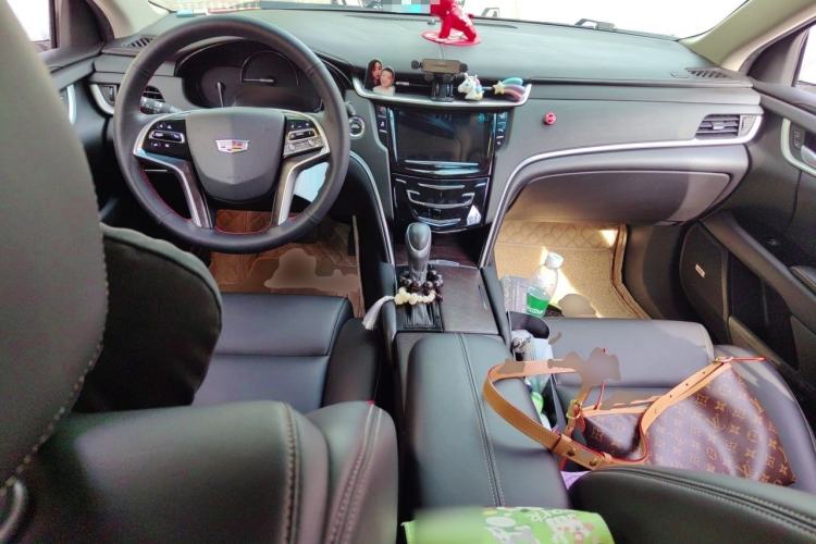 Used Cadillac XTS 2018 28T Tech Edition Center Console