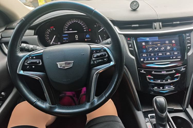 Used Cadillac XTS 2018 28T Tech Edition Center Console