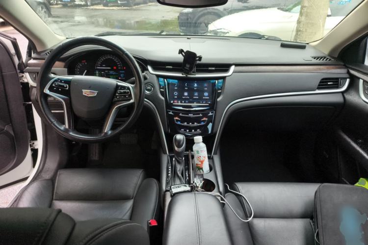 Used Cadillac XTS 2018 28T Elite Edition Center Console
