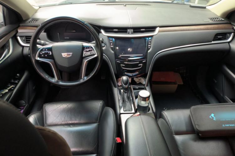 Used Cadillac XTS 2018 28T Elite Edition Center Console