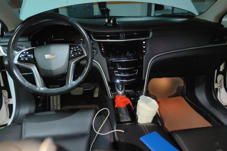 Used Cadillac XTS 2018 28T Tech Edition Center Console