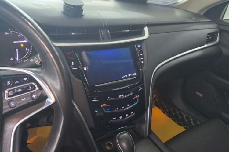 Used Cadillac XTS 2018 28T Tech Edition Center Console