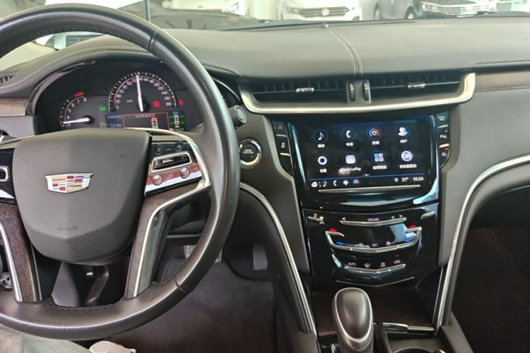 Used Cadillac XTS 2018 28T Elite Edition Center Console