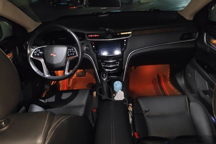 Used Cadillac XTS 2018 28T Elite Edition Center Console