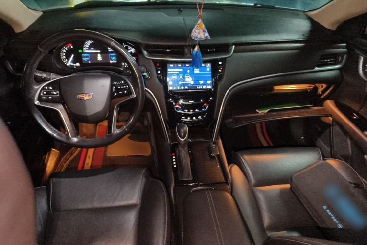 Used Cadillac XTS 2018 28T Elite Edition Center Console