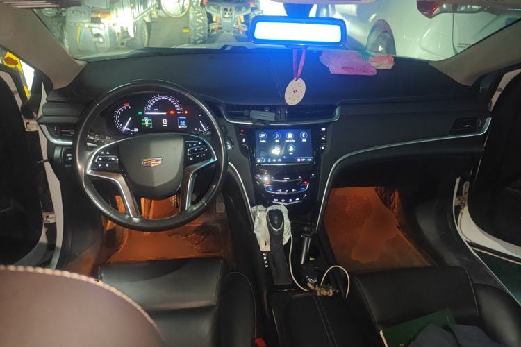 Used Cadillac XTS 2018 28T Tech Edition Center Console