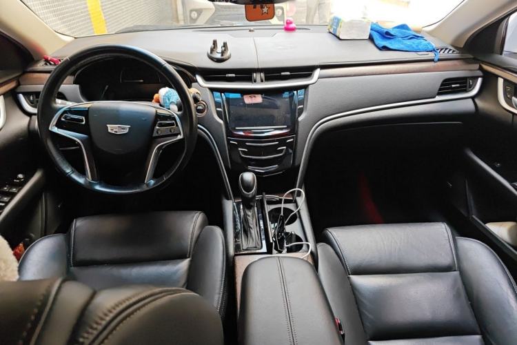 Used Cadillac XTS 2018 28T Elite Edition Center Console