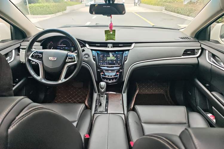 Used Cadillac XTS 2018 28T Tech Edition Center Console