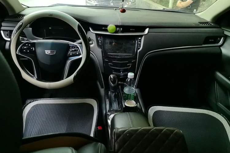 Used Cadillac XTS 2018 28T Tech Edition Center Console