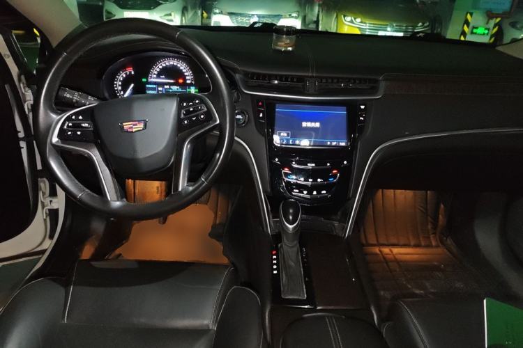 Used Cadillac XTS 2018 28T Elite Edition Center Console