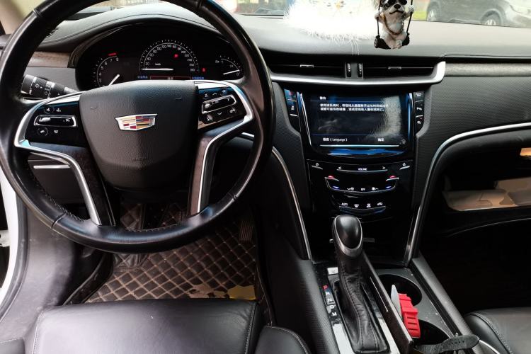 Used Cadillac XTS 2018 28T Elite Edition Center Console