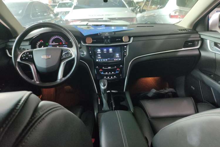 Used Cadillac XTS 2018 28T Tech Edition Center Console