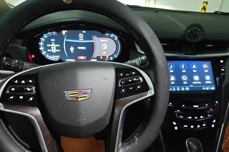 Used Cadillac XTS 2018 28T Luxury Edition Center Console