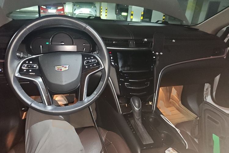 Used Cadillac XTS 2018 28T Tech Edition Center Console