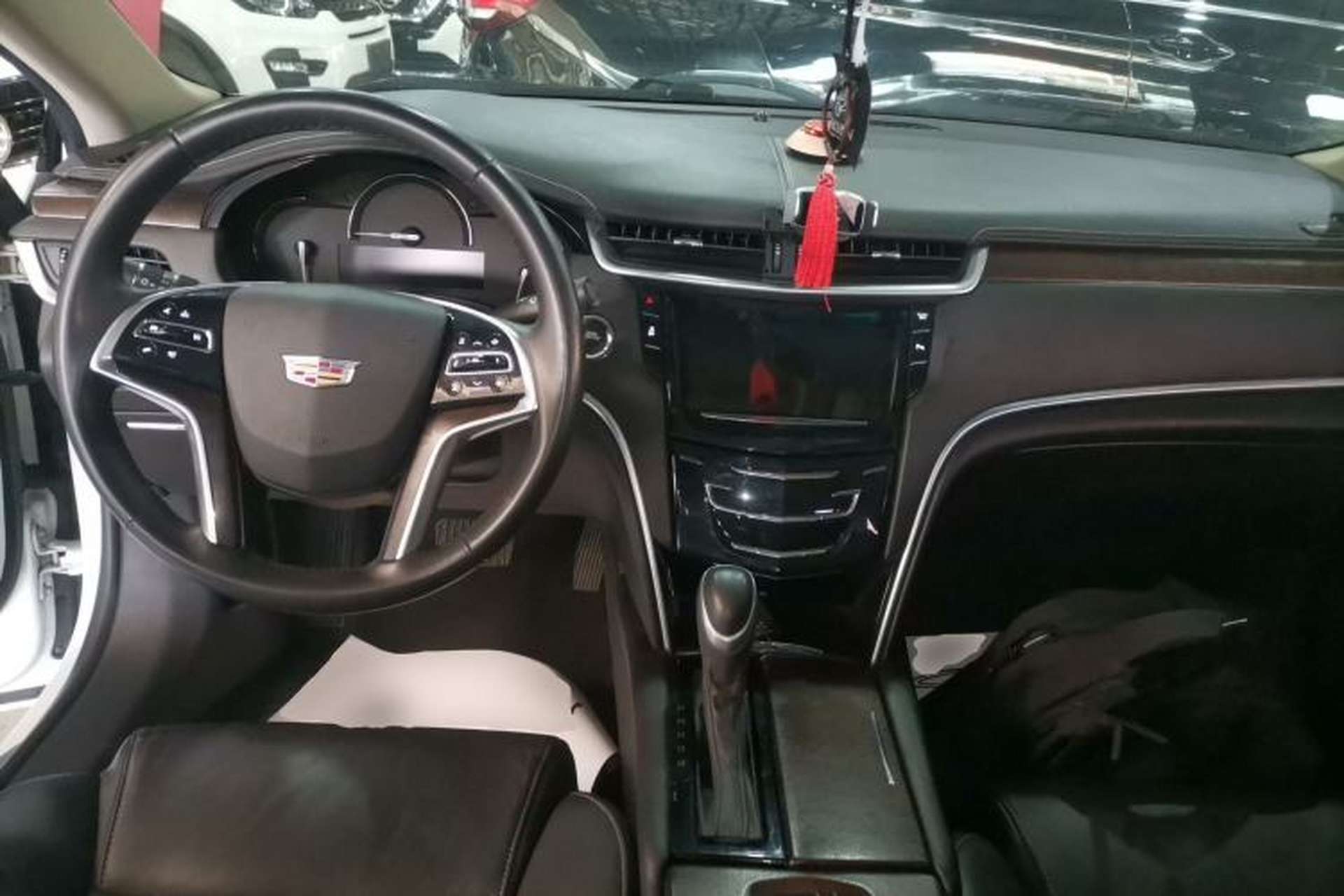 Used Cadillac XTS 2018 28T Elite Edition Center Console