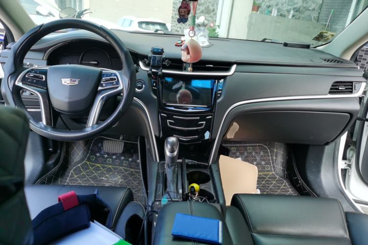 Used Cadillac XTS 2018 28T Tech Edition Center Console