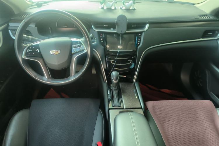 Used Cadillac XTS 2018 28T Elite Edition Center Console