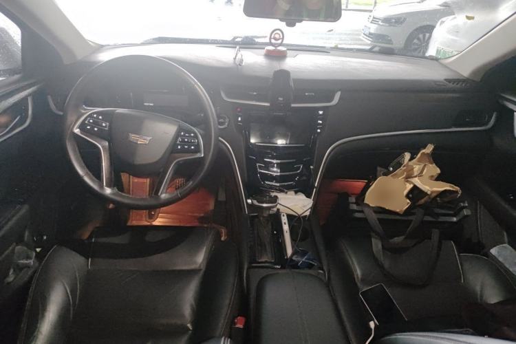 Used Cadillac XTS 2018 28T Elite Edition Center Console