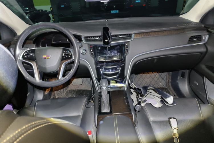 Used Cadillac XTS 2018 28T Elite Edition Center Console