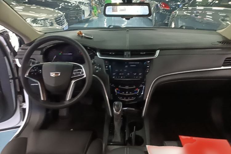 Used Cadillac XTS 2018 28T Tech Edition Center Console