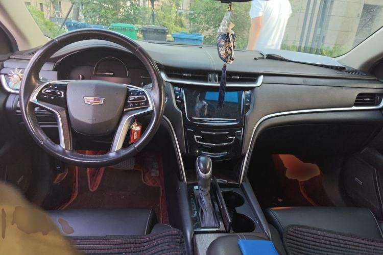 Used Cadillac XTS 2018 28T Elite Edition Center Console
