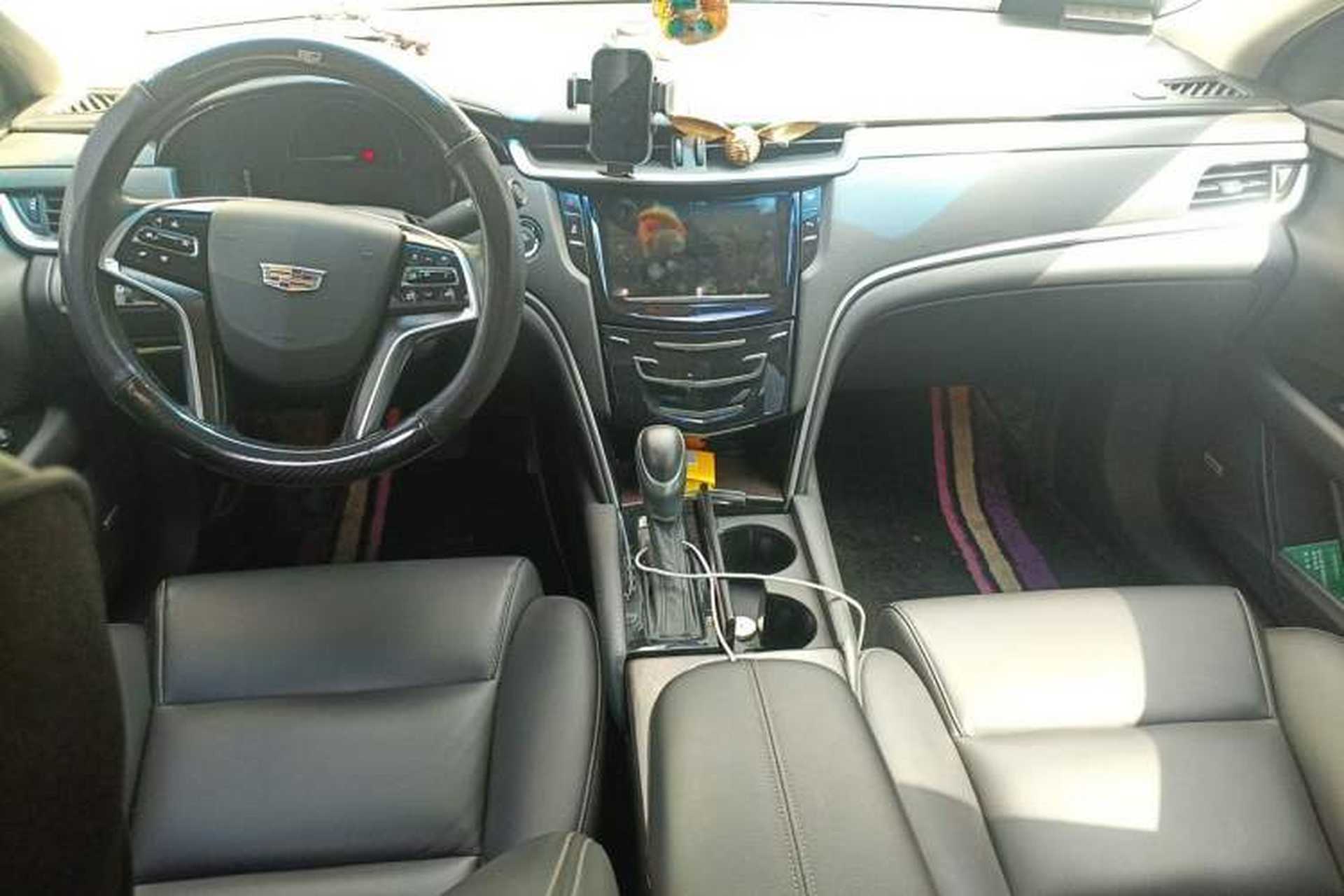 Used Cadillac XTS 2018 28T Tech Edition Center Console