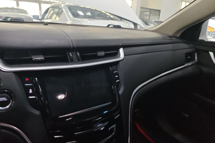 Used Cadillac XTS 2018 28T Tech Edition Center Console