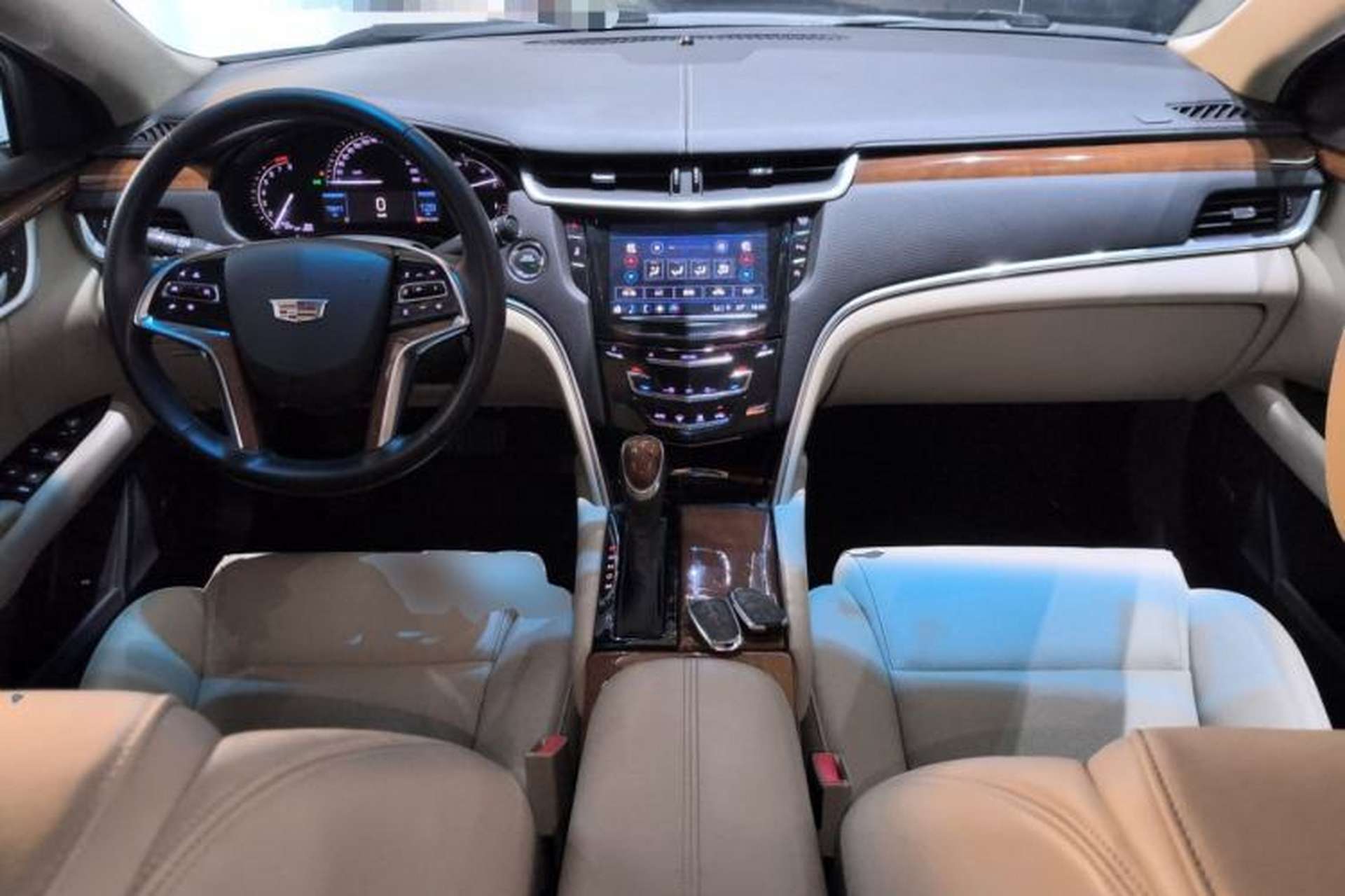 Used Cadillac XTS 2018 28T Elite Edition Center Console