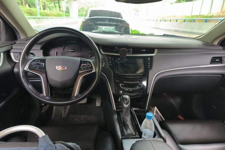 Used Cadillac XTS 2018 28T Tech Edition Center Console
