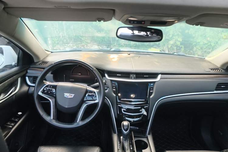 Used Cadillac XTS 2018 28T Elite Edition Center Console