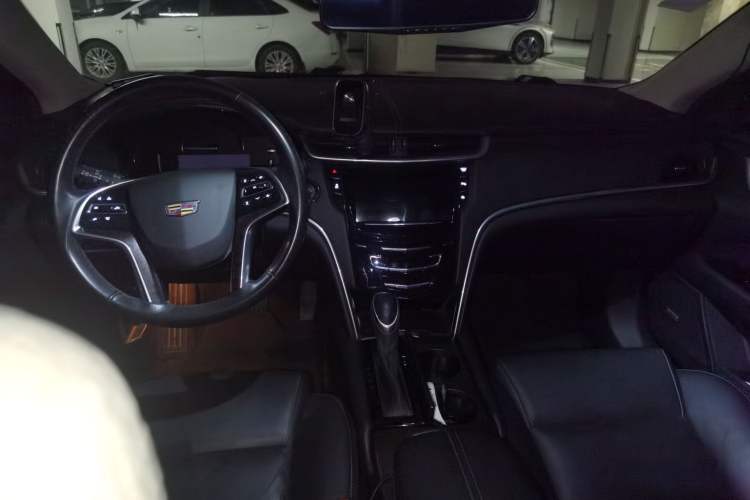 Used Cadillac XTS 2018 28T Elite Edition Center Console