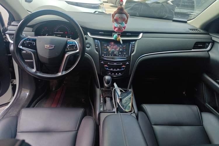 Used Cadillac XTS 2018 28T Tech Edition Center Console
