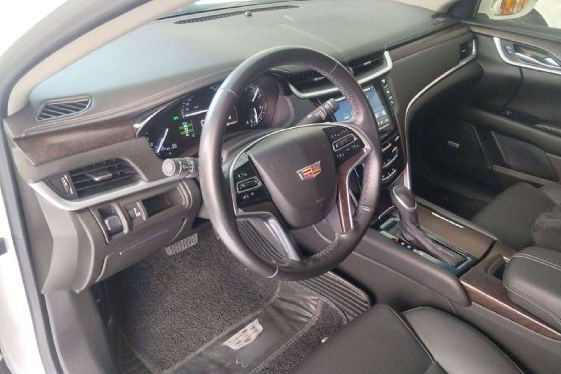 Used Cadillac XTS 2018 28T Elite Edition Center Console