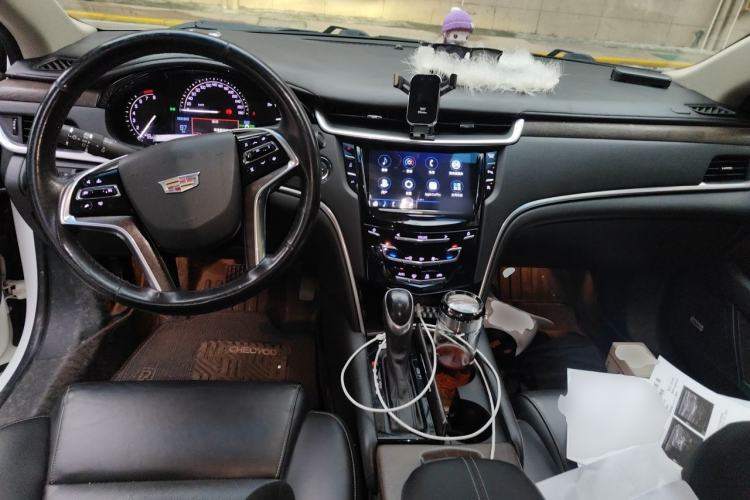 Used Cadillac XTS 2018 28T Elite Edition Center Console