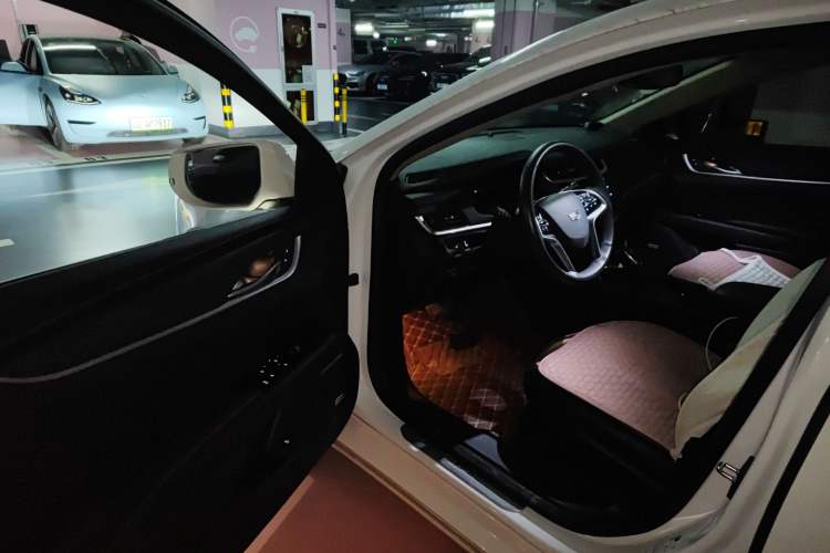 Used Cadillac XTS 2018 28T Tech Edition Driver Seat