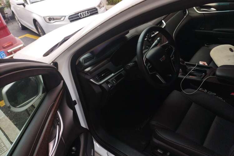 Used Cadillac XTS 2018 28T Elite Edition Driver Seat
